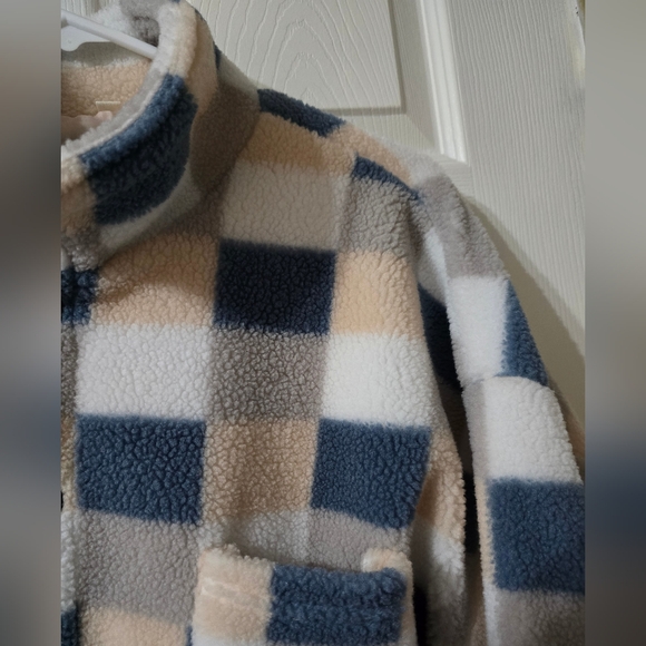 Checkered Grid Oversized Fuzzy Teddy Jacket, Button Close, Collared, Unisex, EUC - Picture 6 of 8